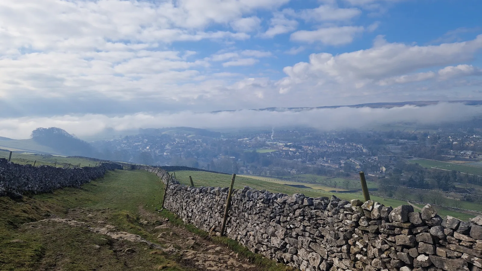 Running the Yorkshire Three Peaks skyline